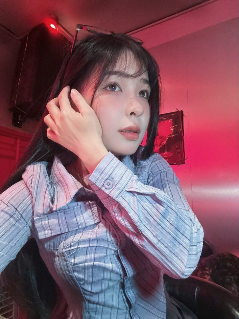 Lily 翠璃 - Image 2